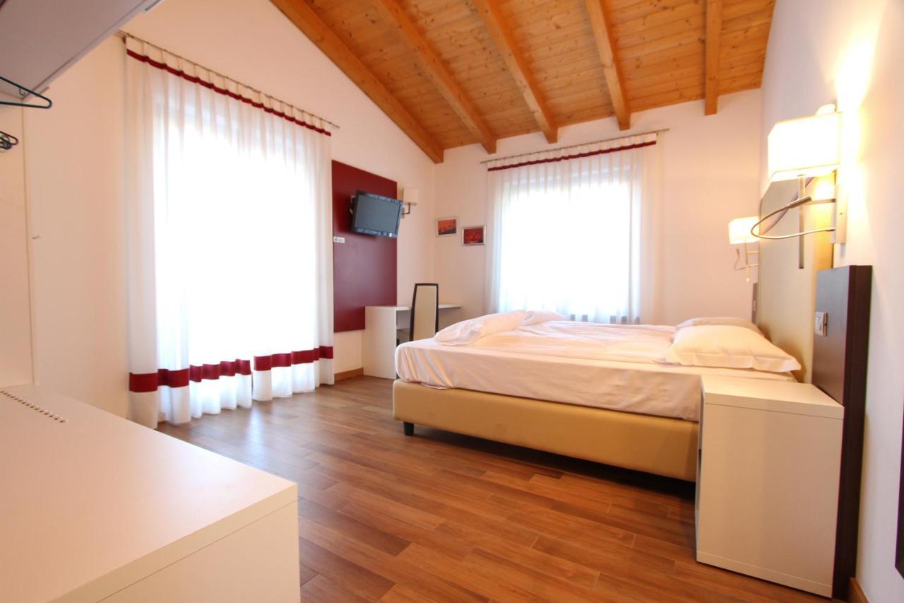 Thai Orchidee Restaurant&rooms Guest house *